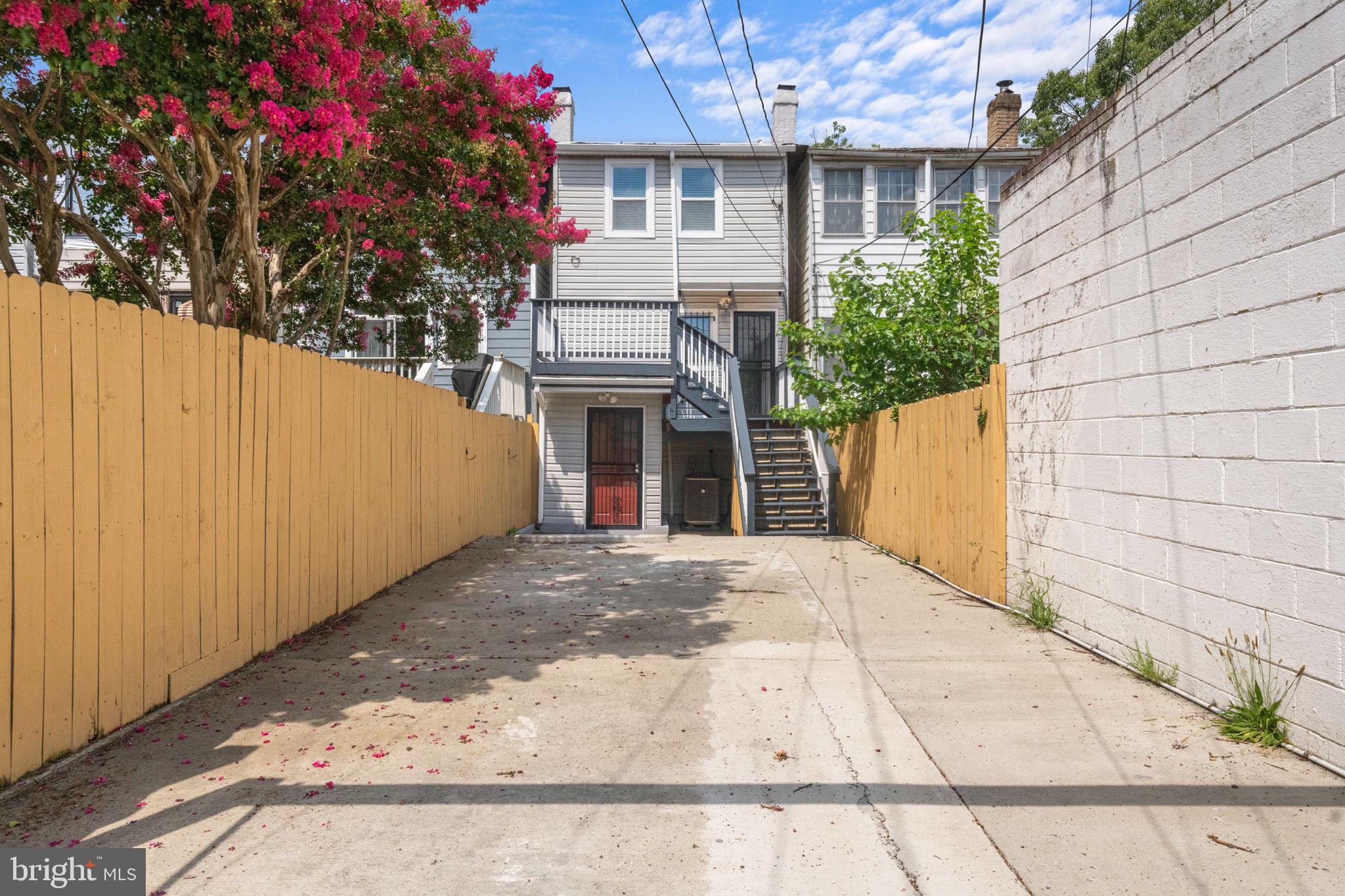 5209 5th Street Northwest Washington, DC 20011 - Photo 47 of 47 a view of a backyard of the house