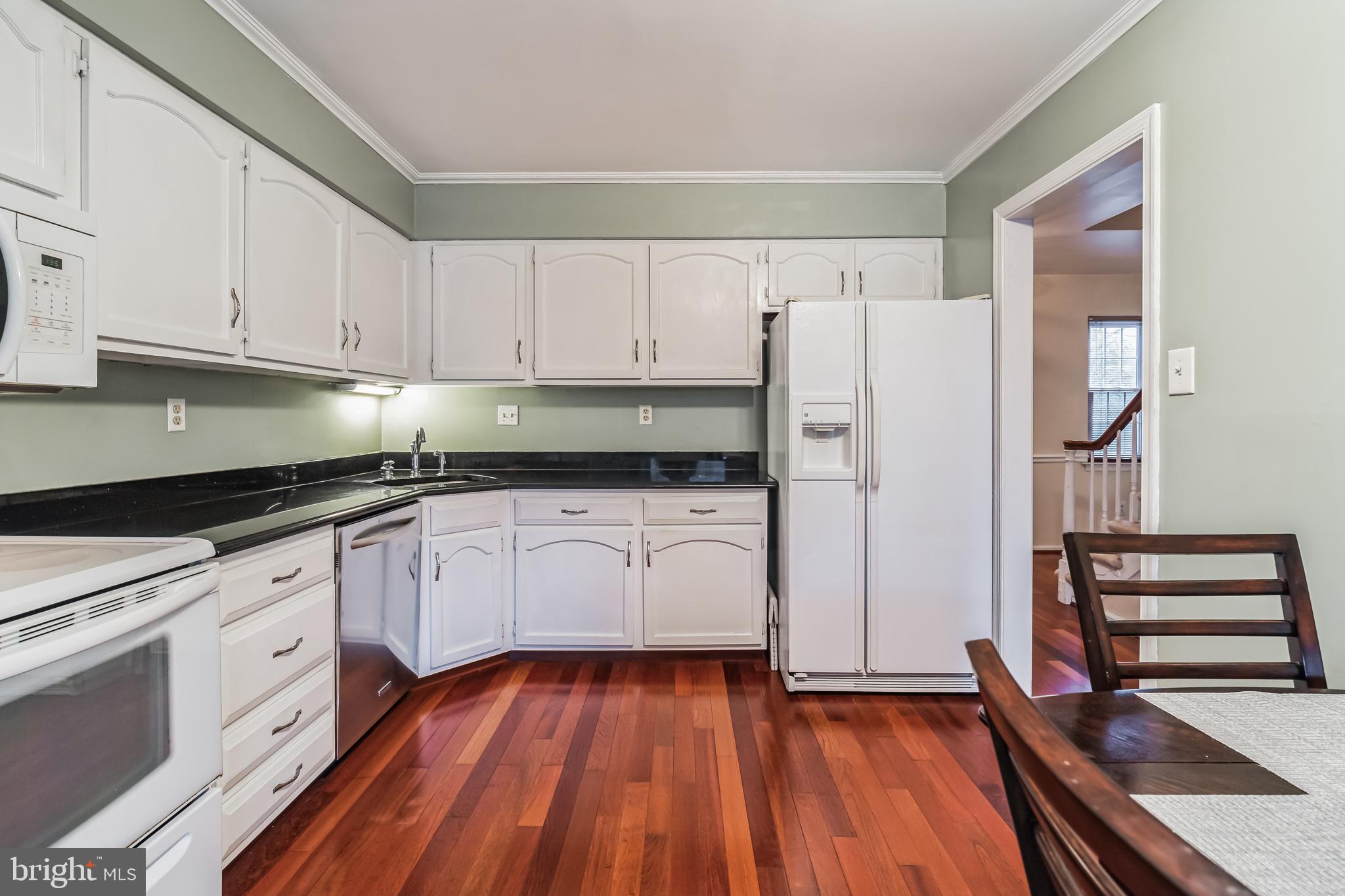 18 Farnwood Road Mount Laurel, NJ 08054 - Photo 3 of 24 Kitchen