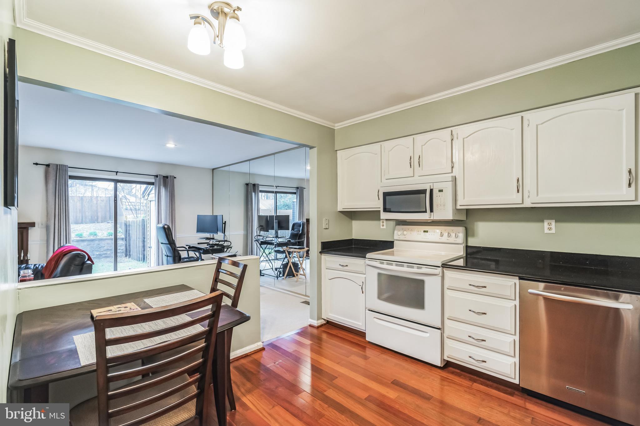 18 Farnwood Road Mount Laurel, NJ 08054 - Photo 4 of 24 Kitchen