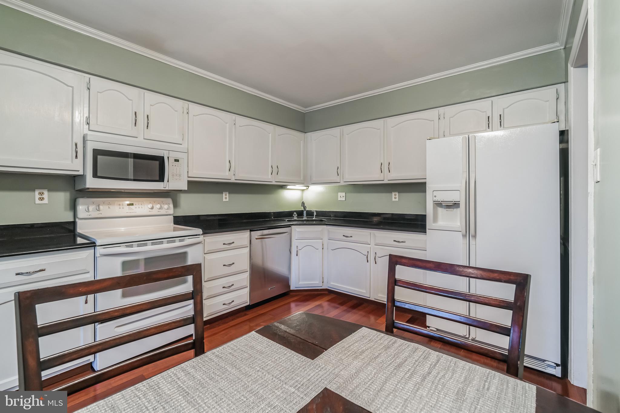 18 Farnwood Road Mount Laurel, NJ 08054 - Photo 5 of 24 Kitchen