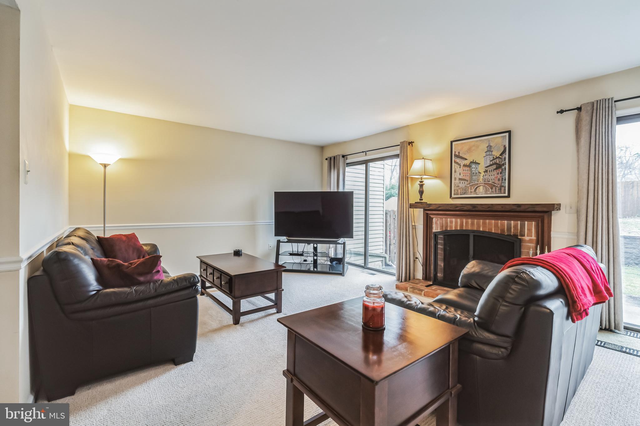 18 Farnwood Road Mount Laurel, NJ 08054 - Photo 6 of 24 Living Room