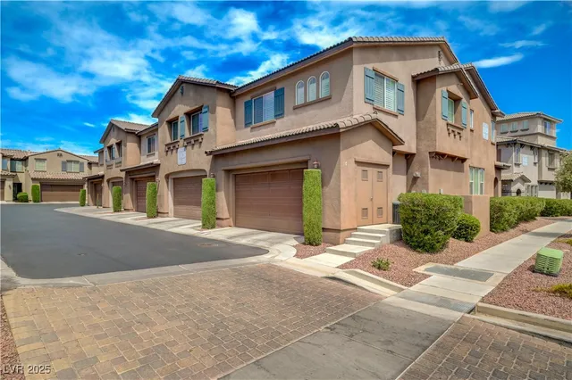 $400,000 | 11428 Belmont Lake Drive, Unit 102, Las Vegas, NV 89135