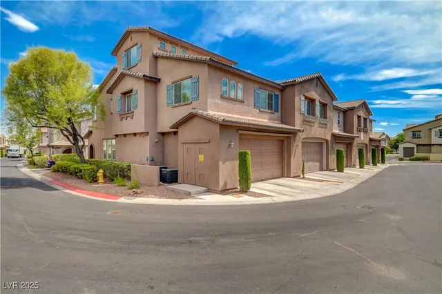 $400,000 | 11428 Belmont Lake Drive, Unit 102, Las Vegas, NV 89135
