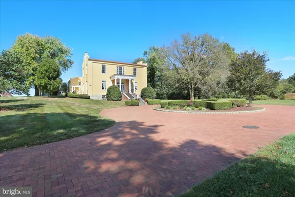 $1,250,000 | 33 Louisa Beall Lane, Charles Town, WV 25414