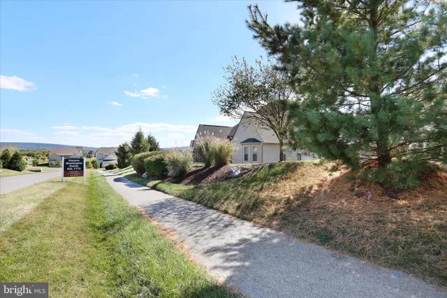 $1,250,000 | 33 Louisa Beall Lane, Charles Town, WV 25414