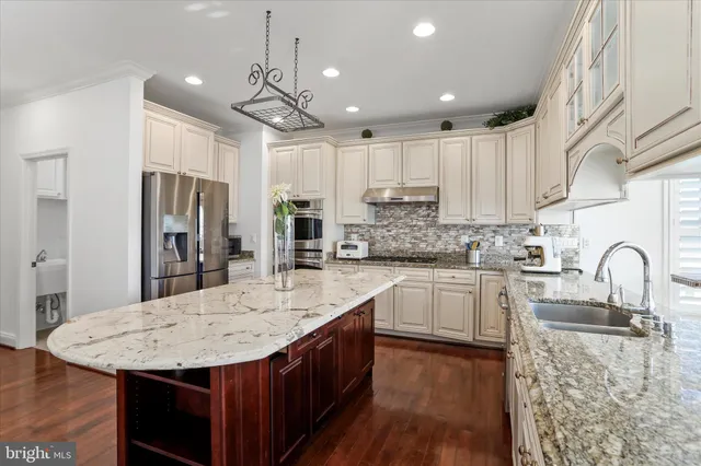 $1,250,000 | 33 Louisa Beall Lane, Charles Town, WV 25414