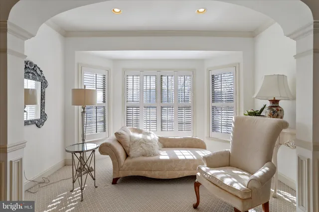 $1,250,000 | 33 Louisa Beall Lane, Charles Town, WV 25414