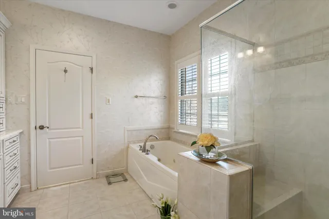 $1,250,000 | 33 Louisa Beall Lane, Charles Town, WV 25414