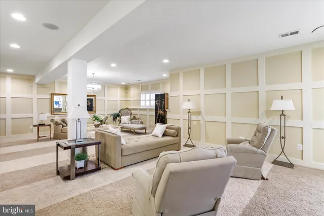 $1,250,000 | 33 Louisa Beall Lane, Charles Town, WV 25414