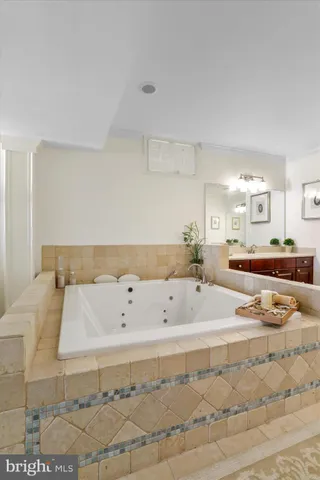 $1,250,000 | 33 Louisa Beall Lane, Charles Town, WV 25414