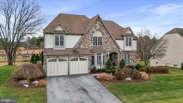 $1,250,000 | 33 Louisa Beall Lane, Charles Town, WV 25414