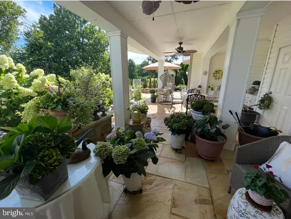 $1,250,000 | 33 Louisa Beall Lane, Charles Town, WV 25414