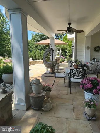 $1,250,000 | 33 Louisa Beall Lane, Charles Town, WV 25414