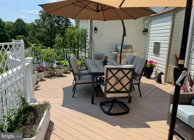 $1,250,000 | 33 Louisa Beall Lane, Charles Town, WV 25414