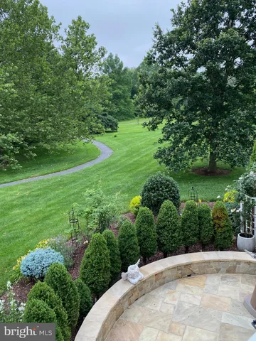 $1,250,000 | 33 Louisa Beall Lane, Charles Town, WV 25414