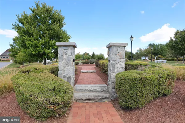 $1,250,000 | 33 Louisa Beall Lane, Charles Town, WV 25414