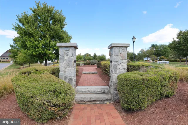 $1,250,000 | 33 Louisa Beall Lane, Charles Town, WV 25414