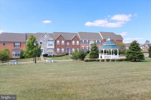 $1,250,000 | 33 Louisa Beall Lane, Charles Town, WV 25414