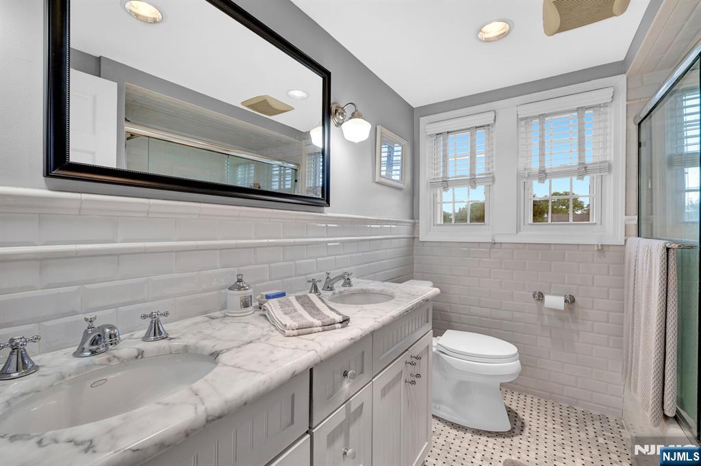 98 Maple Street Rutherford, NJ 07070 - Photo 29 of 50