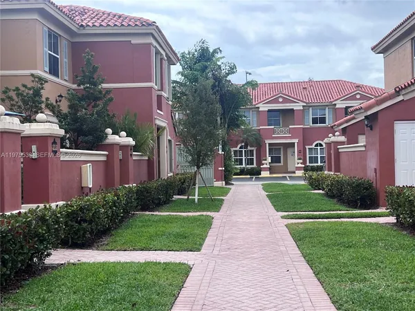 $3,100 | 6104 Northwest 114th Place, Unit 213, Doral, FL 33178