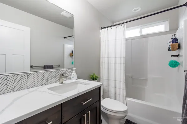 $639,900 | 919 9th Avenue East, Gooding, ID 83330