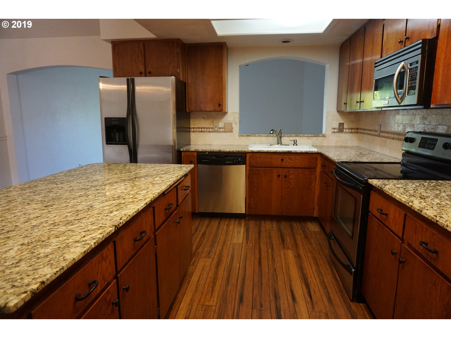 7282 B Street Springfield, OR 97478 - Photo 8 of 27