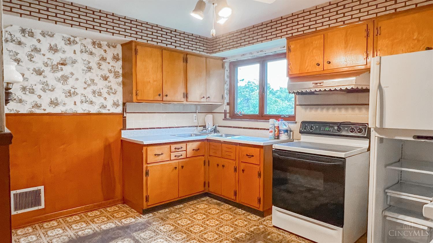 5364 Day Road Cincinnati, OH 45252 - Photo 7 of 15
