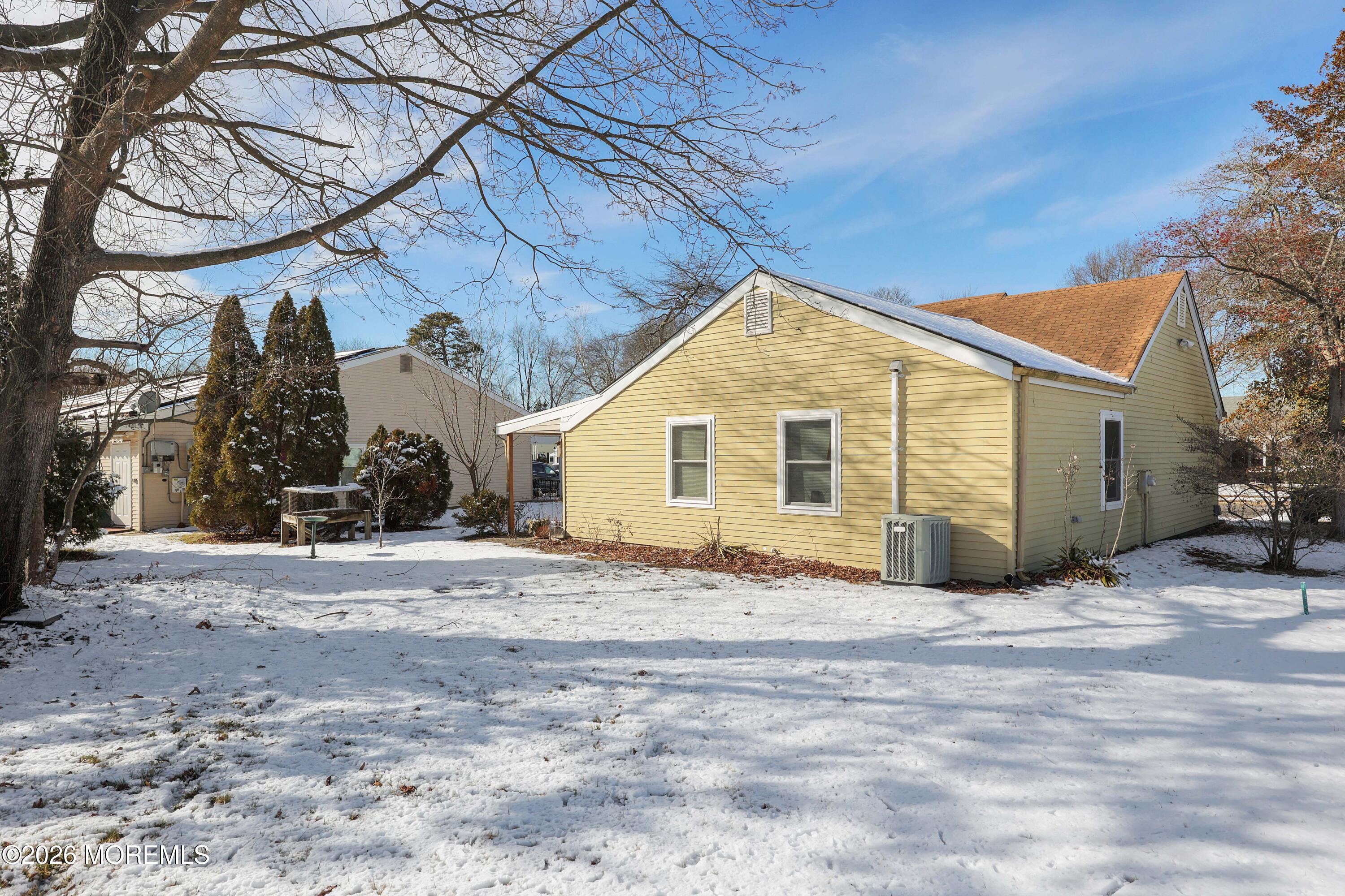 74 Sheffield Place Southampton, NJ 08088 - Photo 19 of 20 a view of a house with a house
