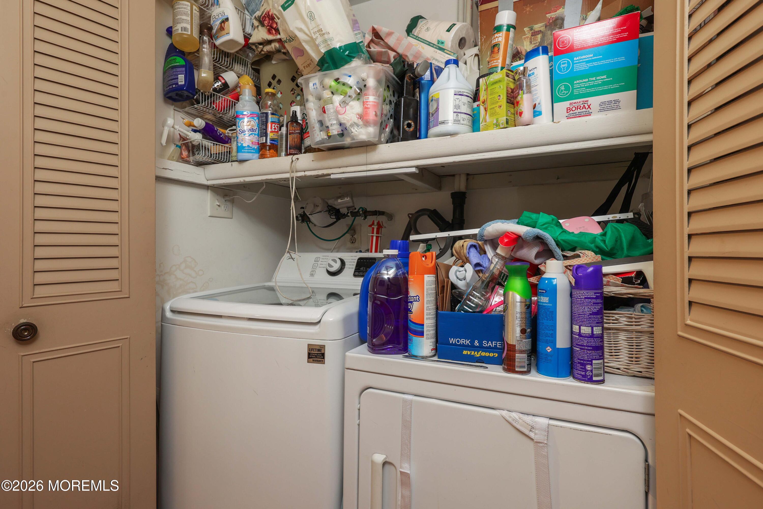 74 Sheffield Place Southampton, NJ 08088 - Photo 9 of 20 a utility room with dryer and washer