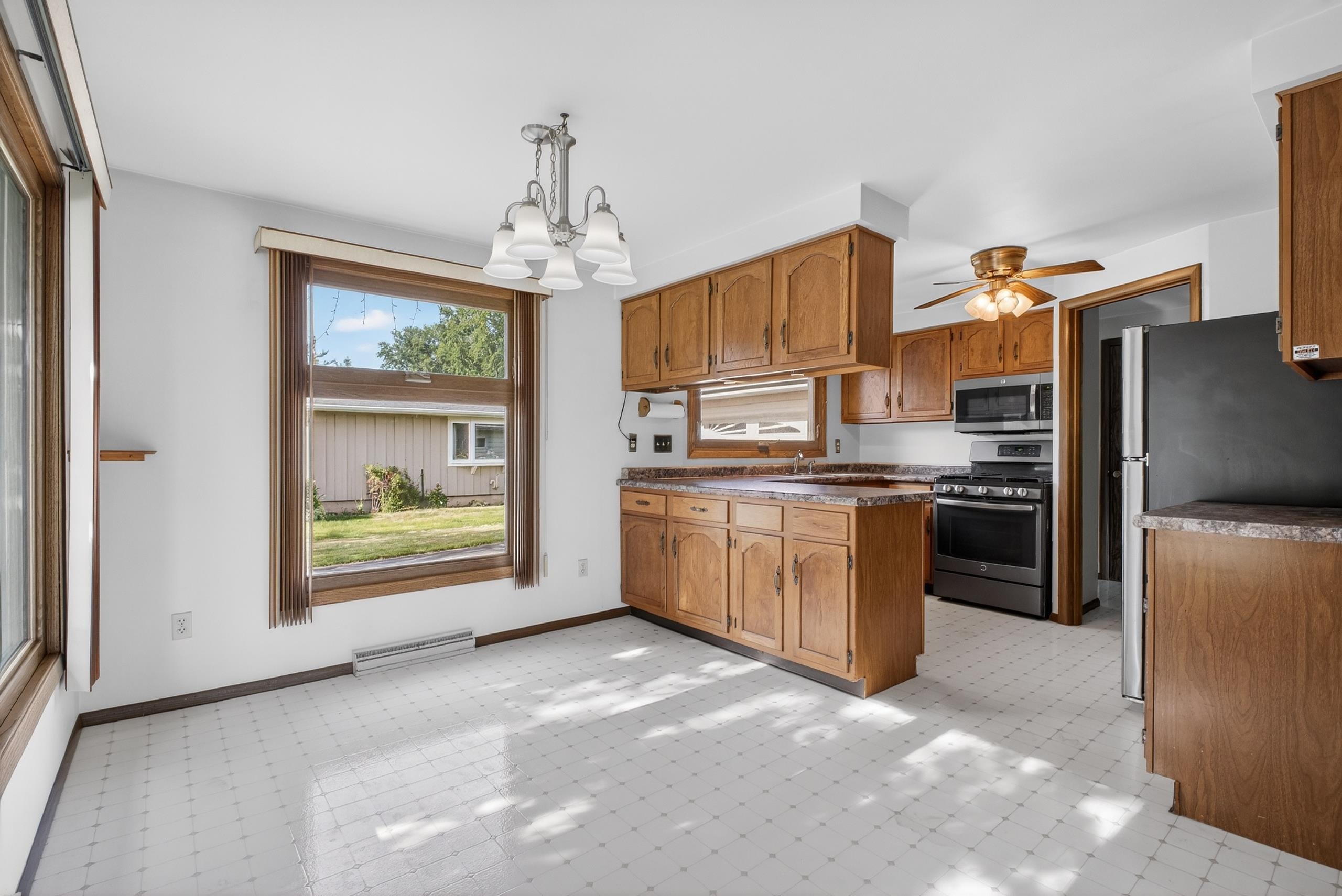 609 Washington Street Ripon, WI 54971 - Photo 6 of 33