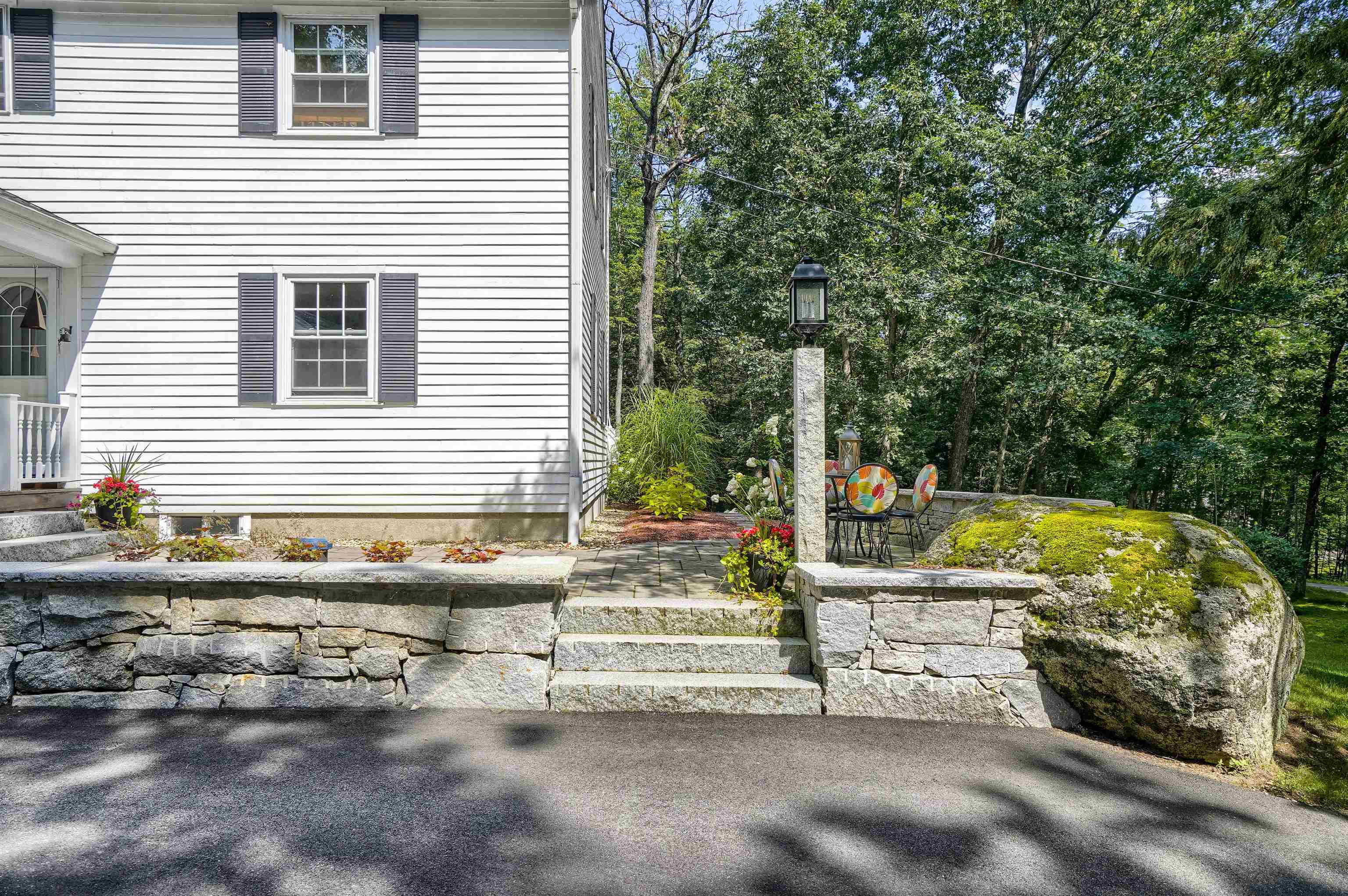 30 Manchester Road Amherst, NH 03031 - Photo 2 of 39