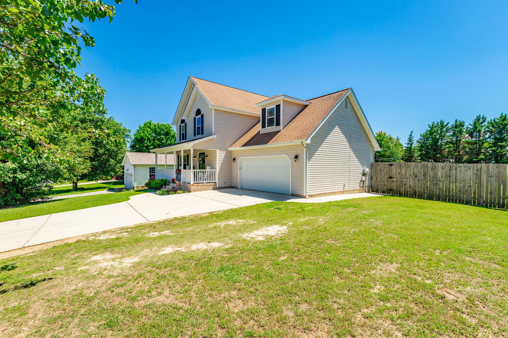 819 Spring Meadows Drive Ringgold, GA 30736 - Photo 3 of 110 819 Spring Meadows Drive HD-105