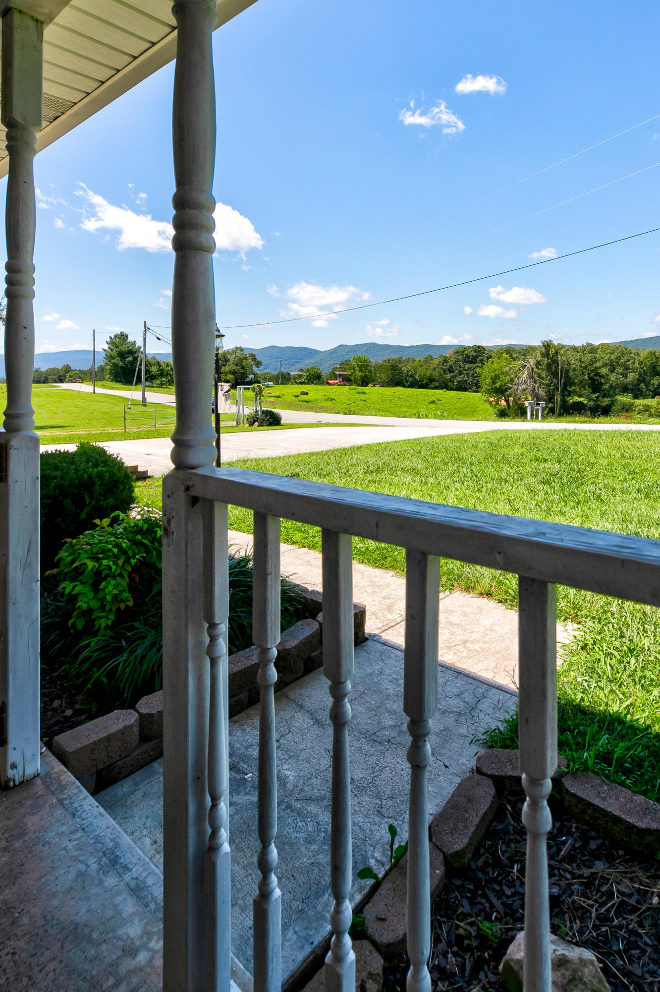 293 West High Knob Road La Follette, TN 37766 - Photo 5 of 39 293 W High Knob-5
