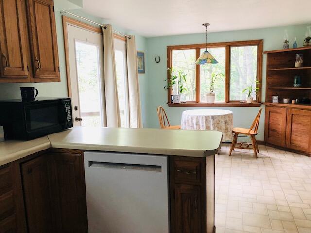 12 Groundnut Hill Road Cape Neddick, ME 03902 - Photo 8 of 13 eat in kitchen 12 groundnut