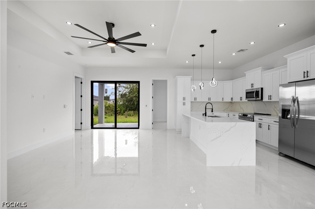 2815 37th Street Southwest Lehigh Acres, FL 33976 - Photo 10 of 30