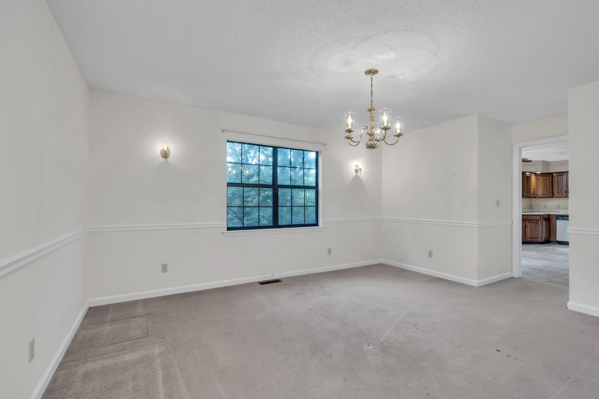 6360 Fairview Road Hixson, TN 37343 - Photo 6 of 33 4T1A0686
