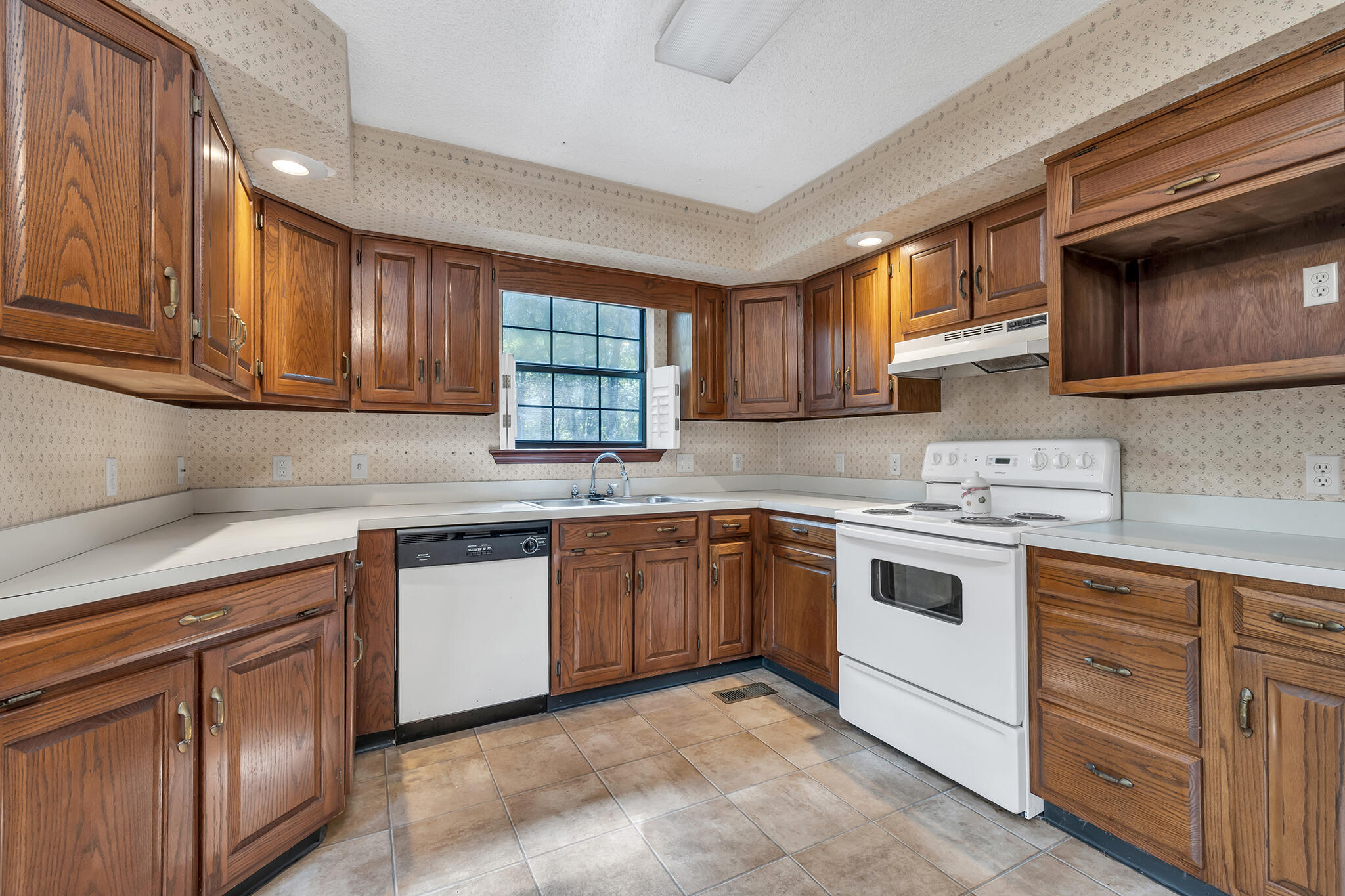 6360 Fairview Road Hixson, TN 37343 - Photo 9 of 33 4T1A0710
