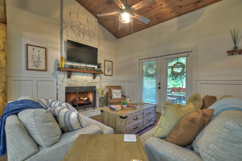 92 Cherry Lake Drive Blue Ridge, GA 30513 - Photo 2 of 39