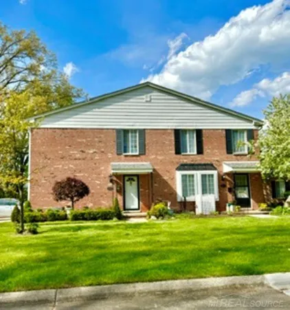 $159,900 | 22801 Overlake Street, St. Clair Shores, MI 48080