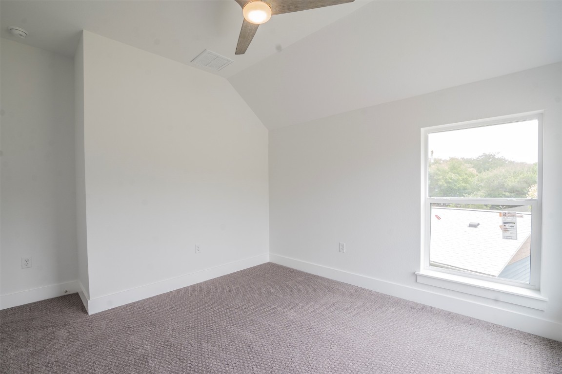 616 West Dittmar Road Austin, TX 78745 - Photo 17 of 37 an empty room with a window