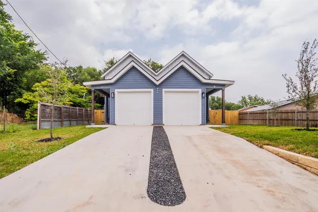 $895,000 | 616 West Dittmar Road, Austin, TX 78745