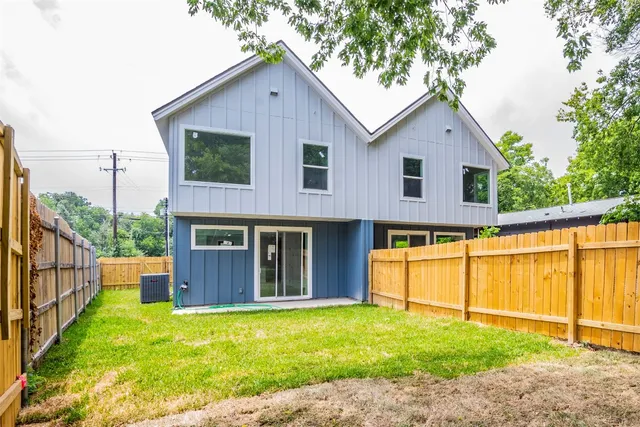 $895,000 | 616 West Dittmar Road, Austin, TX 78745