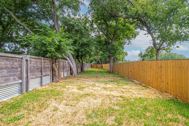 $895,000 | 616 West Dittmar Road, Austin, TX 78745