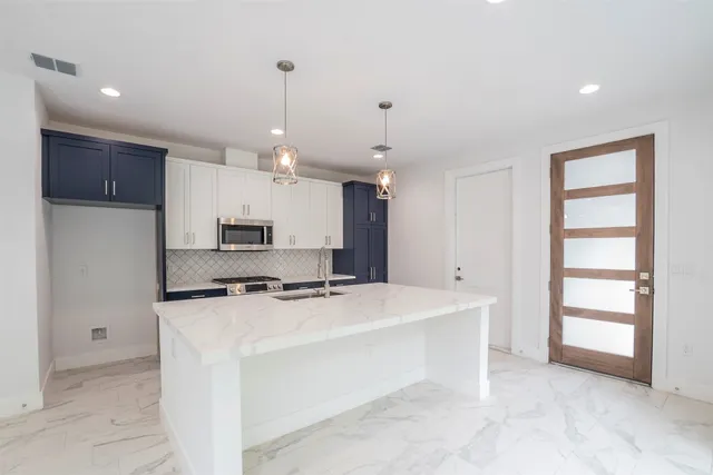 $895,000 | 616 West Dittmar Road, Austin, TX 78745