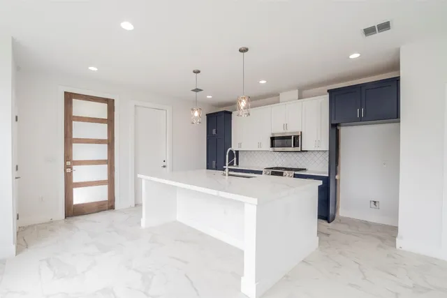 $895,000 | 616 West Dittmar Road, Austin, TX 78745