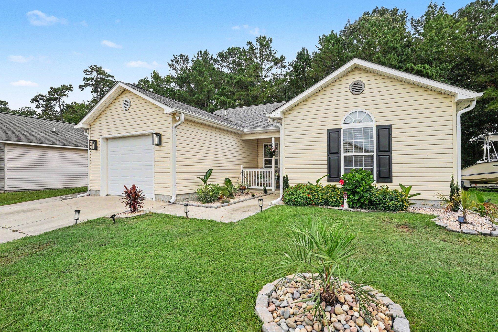 9788 Conifer Lane Murrells Inlet, SC 29576 - Photo 2 of 32