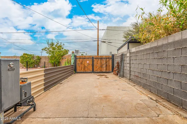 $439,900 | 2710 East Amelia Avenue, Phoenix, AZ 85016
