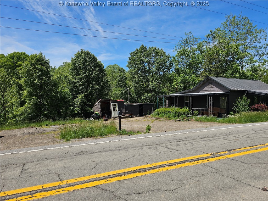 664 Charleston Road Point Pleasant, WV 25550 - Photo 6 of 14 Gallery Image 6