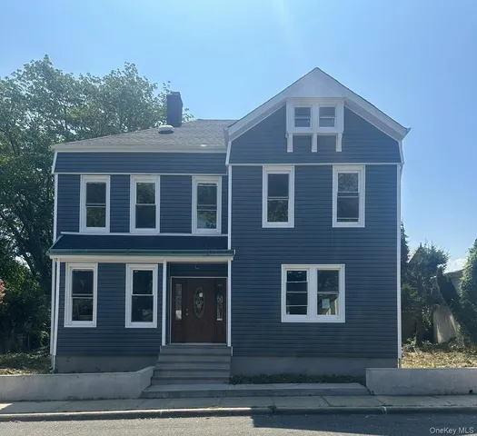 $889,999 | 215 Sea Cliff Avenue, Sea Cliff, NY 11579