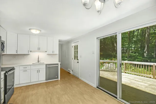 $4,000 | 515 Newtown Turnpike, Weston, CT 06883